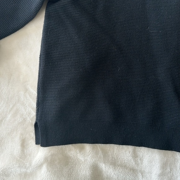 Abercrombie Black Asymmetrical Neck Detail. NWT size Medium - Picture 2 of 4
